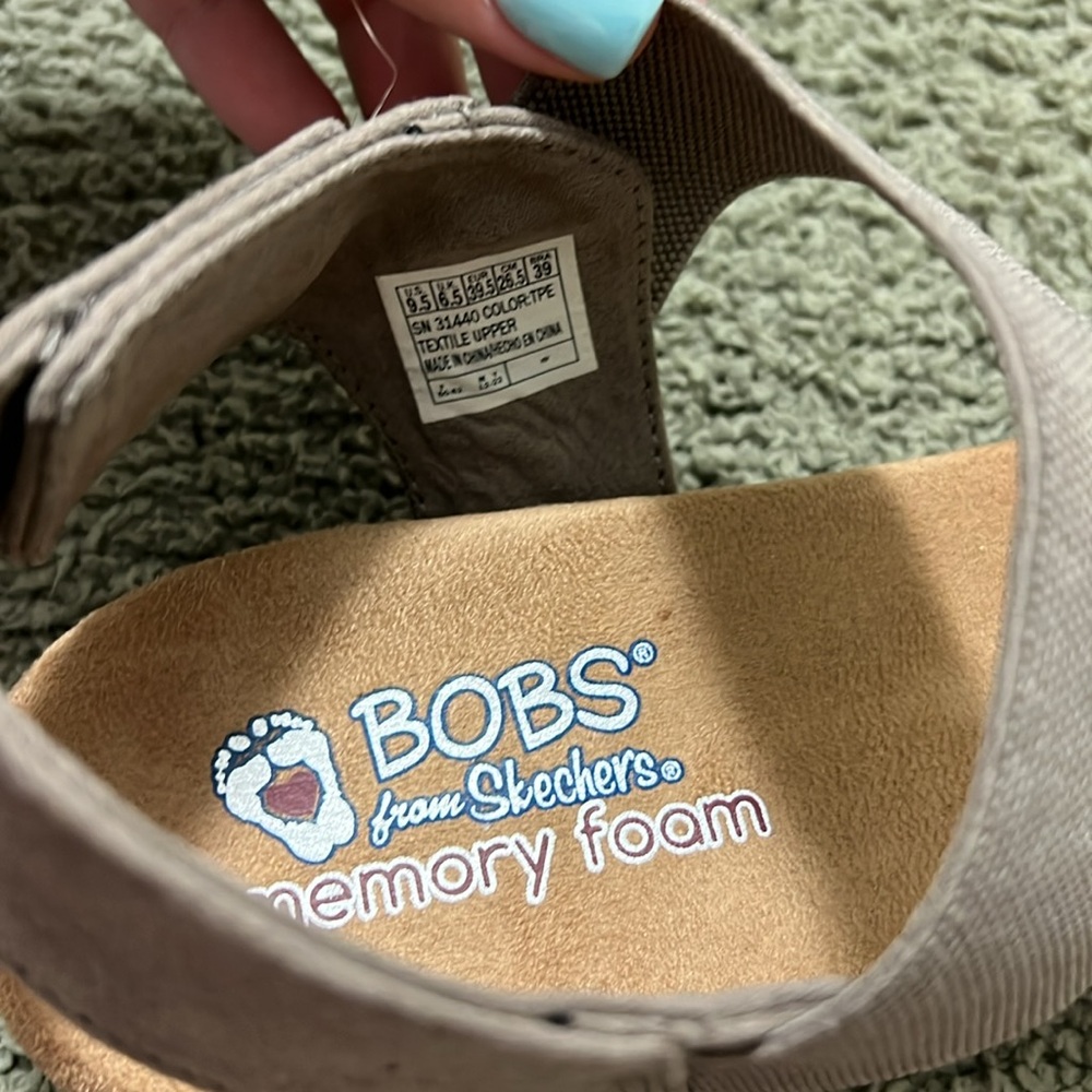 BOBS memory foam sandal - Picture 3 of 4